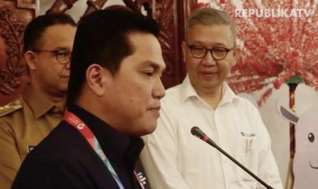 Ketua Panitia Penyelenggara Asian Games (Inasgoc), Erick Thohir (tengah)