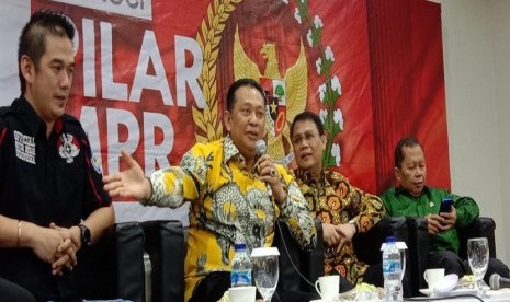 Ketua pelaksana lomba cerdas cermat Nico, Ketua MPR Bambang Soesatyo, Wakil Ketua MPR bidang Sosialisasi Ahmad Basarah, dan Wakil Ketua MPR bidang akuntabilitas MPR, Arsul Sani, serta Ketua Motor Besar Indonesia Rio Castello. Lomba Cerdas Cermat Empat Pilar berhadiah Motor Harley Davidson ini akan berlangsung pada Sabtu, 22 Februari 2020 (babak penyisihan) dan grand final pada Ahad, (23/2).