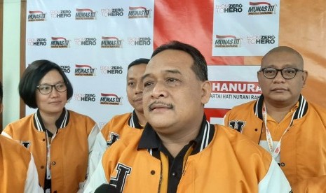 Ketua Pelaksana Munas Ketiga Hanura, Benny Ramdhani saat konferensi pers di Kantor DPP Hanura, City Tower, Jakarta Pusat, Senin (16/12). Munas Ketiga Hanura akan digelar pada 17-19 Desember 2019 di Hotel Sultan, Jakarta.