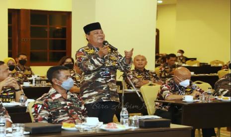 Ketua Pengurus Daerah (PD) XVI Forum Komunikasi Putra Putri Purnawirawan dan Putra Putri TNI-POLRI (FKPPI) Provinsi Kalimantan Selatan, (Kalsel) Dr ( HC) H Sahbirin Noor atau Paman Birin di pra meeting Musyawarah Nasional (Munas) FKPPI di Hotel Sultan, Jakarta, Ahad ( 19/12) malam.