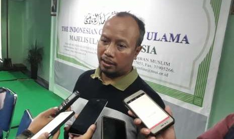 Ketua Pengurus Harian Yayasan Lembaga Konsumen Indonesia (YLKI), Tulus Abadi di Kantor Majelis Ulama Indonesia (MUI), Jumat (21/9).