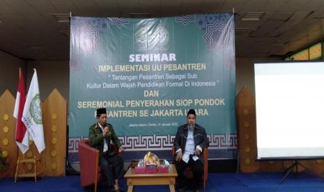 Ketua  Pengurus Wilayah (PW) Asosisasi Pesantren NU/ Rabithah Ma`ahid Islamiyah (RMI-NU) DKI Jakarta, KH Rakhmad Zailani Kiki (kanan).