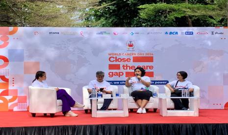 Ketua Perhimpunan Onkologi Indonesia (POI) Jaya DKI Jakarta, Prof Dr dr Ikhwan Rinaldi, dalam talkshow World Cancer Day 2024 di Car Free Day (CFD) Jakarta, Ahad (4/2/2024). 