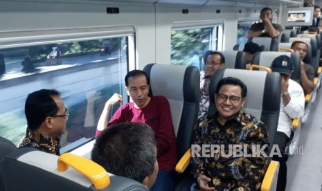 Ketua PKB Muhaimin Iskandar tampak ikut serta dalam peresmian pengoperasian kereta bandara Soekarno-Hatta, Selasa (2/1).