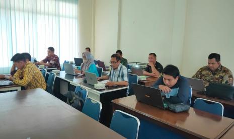 Ketua Program Studi (Kaprodi) Universitas BSI kampus Pontianak, Raja Sabruddin bersama dengan dua Kaprodi lainnya, Lisnawaty dan Sony Maulana turut serta dalam workshop  Kualitas Pembelajaran Digital Distributed Hybird Learning, diselenggarakan oleh Direktorat Pembelajaran dan Kemahasiswaan di IKIP PGRI Pontianak, Senin – Rabu, 19 – 21 Juni 2023. 