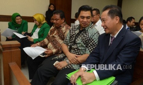  Ketua Tim Kuasa Hukum PPP, Humphrey R Djemat (kanan).