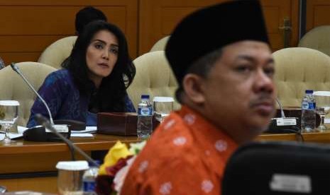 Wakil Ketua DPR Fahri Hamzah (kanan).  