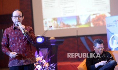 Ketua Tim Percepatan Pengembangan Pariwisata Halal Kemenpar Riyanto Sofyan berbicara dalam acara Rembuk Republik sekaligus Launcing pesona Khazanah Ramadhan Bumi Seribu Masjid di Kemenpar, Jakarta, Kamis (4/5).