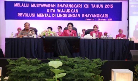 Ketua Umum Bhayangkari  Nining Badrodin Haiti memberikan sambutan pada  Musyawarah Bhayangkari XXI di Jakarta, Rabu (7/10).