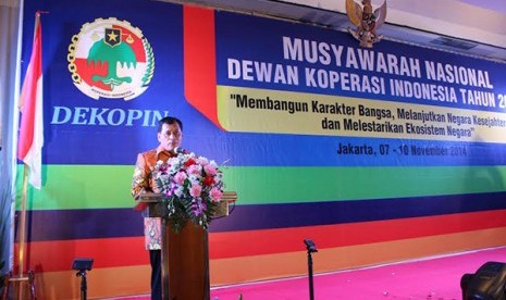 Ketua Umum Dekopin Nurdin Halid saat memberi sambutan di pembukaan Munas Dekopin 2014