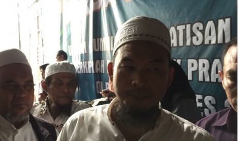 Ketua Umum DPP Garda 212 Ustadz Ansufri Idrus Sambo saat konferensi pers pernyataan sikap, terkait ungkapan La Nyalla yang tidak didukung Gerindra, pada Sabtu (13/1) di Kemang, Jakarta Selatan.