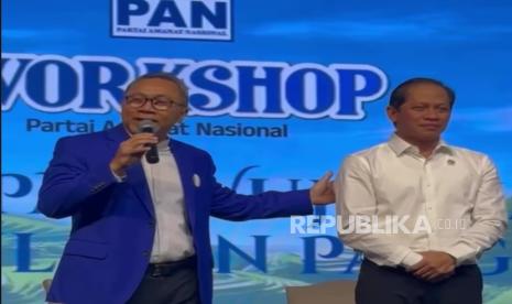 Ketua Umum DPP PAN Zulkifli Hasan bersama Menteri Lingkungan Hidup Hanif Faisol yang bergabung menjadi Dewan Pakar PAN.