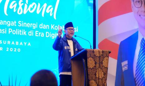 Ketua Umum DPP PAN Zulkifli Hasan, membuka workshop anggota DPRD dari PAN se-Indonesia, Ahad (13/12).