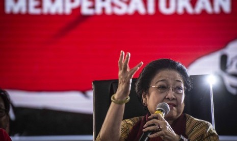 Ketua Umum DPP Partai Demokrasi Indonesia Perjuangan (PDIP) Megawati Soekarnoputri berbicara dalam acara Bu Mega Bercerita di Kantor DPP PDI Perjuangan, Jakarta, Senin (7/1/2019). 