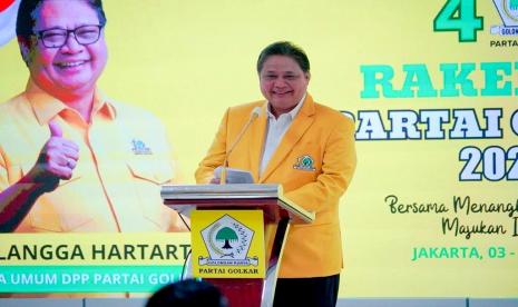 Ketua Umum DPP Partai Golkar, Airlangga Hartarto. Dewan Pakar Golkar mengklaim telah rapat membahas ketidakjelasan Golkar. (ilustrasi)