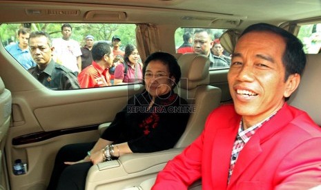 Ketua Umum DPP PDI Perjuangan, Megawati Soekarnoputri bersama Gubernur DKI Jakarta, Joko Widodo