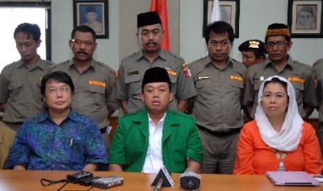 Ketua Umum Gerakan Pemuda (GP) Ansor, Nusron Wahid (tengah).