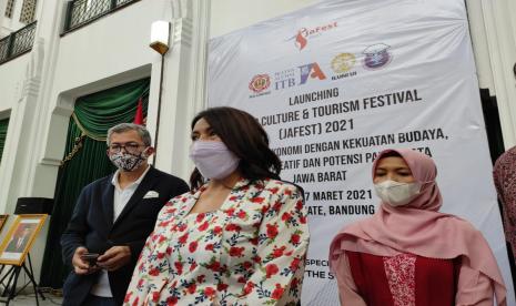 Ketua Umum IKA UNPAD Irawati Hermawan