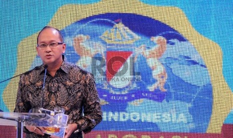 Ketua Umum Kamar Dagang dan Industri (Kadin), Rosan Perkasa Roeslani mengumumkan susunan kepengurusan kabinet Kadin 2015-2020 di Jakarta, Kamis (17/12).