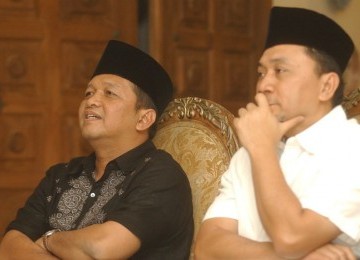 Ketua Umum KB PII Sutrisno Bachir (kiri)