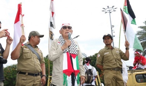 Ketua Umum Komite Nasional untuk Rakyat Palestina (KNRP), Soeripto, menilai serangan Israel ke Jalur Gaza merupakan pelanggaran internasional 