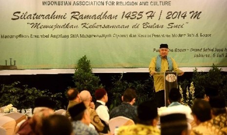 Ketua Umum Majelis Ulama Indonesia (MUI) Din Syamsuddin memberikan tausiyahnya dalam acara buka puasa bersama dan silaturahmi di Bulan Ramadhan di Jakarta, Ahad (6/7). 