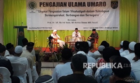  Ketua Umum Majelis Ulama Indonesia (MUI), Prof KH Ma'ruf Amin menghadiri pengajian ulama dan umara' yang di gelar di Aula Gedung MUI Depok, Jumat (23/2)