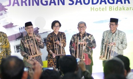   Ketua Umum Muhammadiyah Haedar Nashir menyampaikan sambutan pada pembukaan Rakernas Majelis Ekonomi Kewirausahaan dan Silaturahim Kerja Nasional Jaringan Saudagar Muhammadiyah, di Kota Bandung, Rabu (13/9). Dalam acara tersebut hadir sedikitnya 500 peserta dari seluruh Indonesia yang terdiri dari pengurus para pengusaha UKM maupun besar. 