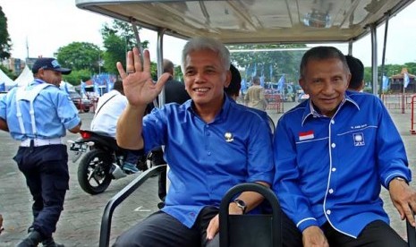  Ketua Umum PAN Hatta Rajasa (kiri) bersama Ketua MPP PAN Amien Rais (kanan).