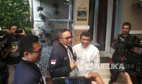 Ketua Umum PAN Zulkifli Hasan gelar pertemuan di kediaman Ketua Umum Partai Idaman, Rhoma Irama, Bangka, Jakarta Selatan, Rabu (28/12). 