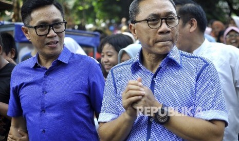 Ketua Umum PAN Zulkifli Hasan (kanan) bersama Anggota DPR RI Eko Hendro Purnomo (kiri)  -ilustrasi-