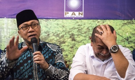 Ketua Umum PAN Zulkifli Hasan (kiri) 