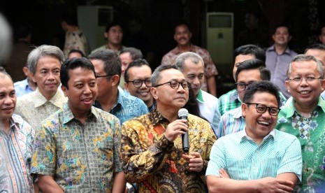 Ketua Umum PKB Muhaimin Iskandar (kanan) dan Ketua Umum PPP Muhammad Romahurmuziy (kedua kiri)