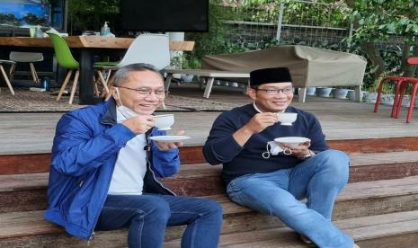 Ketua Umum Partai Amanat Nasional (PAN), Zulkifli Hasan, bertemu dengan Gubernur Jawa Barat, Ridwan Kamil, Sabtu (28/8). 