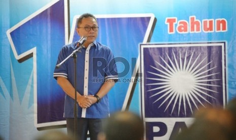 Ketua Umum Partai Amanat Nasional (PAN) Zulkifli Hasan membuka acara launching rangkaian kegiatan HUT PAN ke-17 di Kantor DPP PAN Jalan Senopati, Jakarta, Kamis (23/7). 