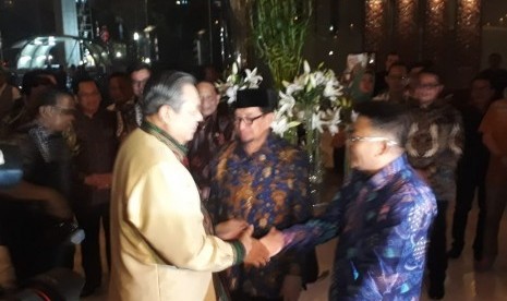 Ketua Umum Partai Demokrat Susilo Bambang Yudhoyono bertemu jajaran Partai Keadilan Sejahtera (PKS), di Grand Melia Hotel, Senin (30/7) malam. Pertemuan Demokrat dengan PKS ini membahas penguatan koalisi di pilpres 2019.