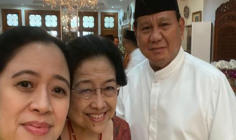 Ketua Umum Partai Gerindra, Prabowo Subianto bersilaturahim ke kediaman Ketua Umum Partai Demokrasi Indonesia Perjuangan (PDIP) Megawati Soekarnoputri, Senin (2/4).