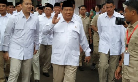 Ketua Umum Partai Gerindra Prabowo Subianto tiba di Kantor DPP Partai Gerindra, Ragunan, Jakarta, menghadiri peringatan HUT Partai Gerindra ke-12, Kamis (6/2).