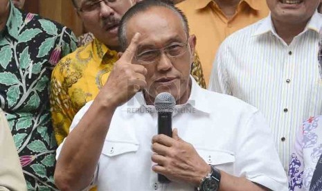 Ketua Umum Partai Golkar Aburizal Bakrie  (Republika/Agung Supriyanto)