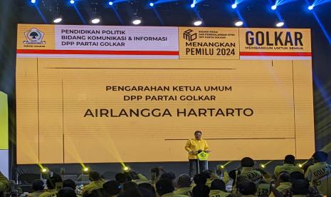 Ketua Umum Partai Golkar, Airlangga Hartarto berpidato dalam acara penutupan rapat koordinasi nasional (Rakornas) Bidang Media dan Penggalangan Opini (MPO) Partai Golkar, di Hotel Sultan, Jakarta, Selasa (22/11).