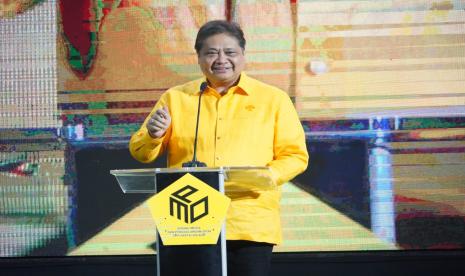 Ketua Umum Partai Golkar Airlangga Hartarto memberikan pengarahan saat penutupan Rakornas Bidang Media dan Penggalangan Opini (MPO) Partai Golkar, Selasa (22/11/2022). 