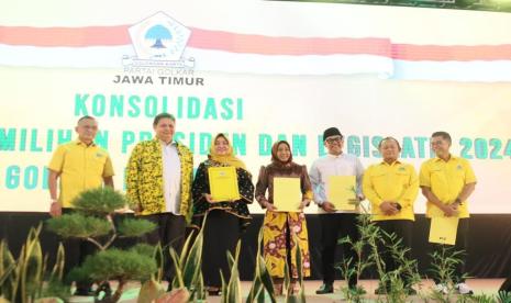 Ketua Umum Partai Golkar Airlangga Hartarto mengeluarkan surat perintah tentang penunjukan Muhammad Haris sebagai bakal calon bupati Probolinggo pada Pilkada 2024.