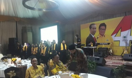 Ketua Umum Partai Golkar Airlangga Hartarto secara resmi mengumumkan bergabungnya Mantan Gubernur Nusa Tenggara Barat (NTB) Muhammad Zainul Majdi atau Tuan Guru Bajang (TGB) ke Partai Golkar, dalam acara silaturahmi Partai jelang Tahun Pemilu 2019, di Hotel Dharmawangsa, Kebayoran Baru, Jakarta, Selatan, Kamis malam, (20/12).