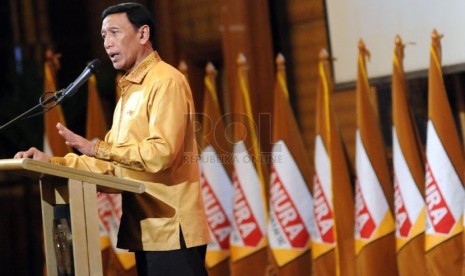 Ketua Umum Partai Hanura Wiranto, memberikan sambutan pada Rapat Pimpinan Nasional (Rapimnas) Partai Hanura di Jakarta, Selasa (6/5). (Republika/Aditya Pradana Putra)