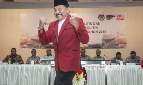 Mantan Kepala BIN Bicara Soal Penjamin HRS. Foto:  Ketua Umum Partai Keadilan dan Persatuan Indonesia (PKPI) Jenderal TNI (purn) AM Hendropriyono menghadiri penetapan partai politik dan nomor urut partai politik peserta pemilihan umum tahun 2019 di Kantor KPU Pusat, Jakarta, Jumat (13/4). 