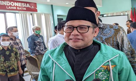 Ketua Umum Partai Kebangkitan Bangsa (PKB), Abdul Muhaimin Iskandar MUI meminta ormas Islam dan MUI untuk bergerak melakukan pengawasan ketat terhadap pesantren-pesantren yang mengatasnamakan pesantren.