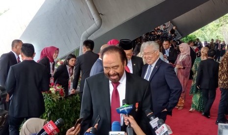 Ketua Umum Partai Nasdem, Surya Paloh di Gedung Nusantara, Kompleks Parlemen, Jakarta, Ahad (20/10).