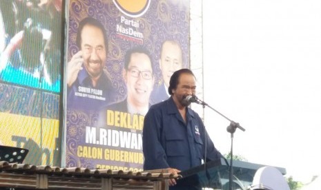 Ketua Umum Partai Nasdem, Surya Paloh hadir dalam acara deklarasi Wali Kota Bandung, Ridwan Kamil sebagai calon Gubernur Jawa Barat di Bandung, Ahad (19/3).