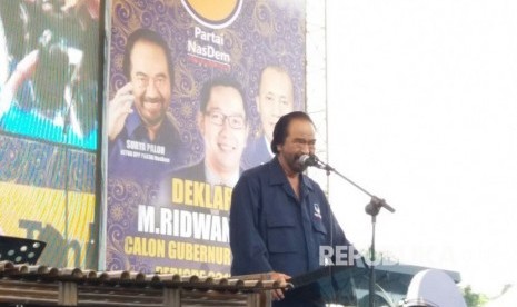 Ketua Umum Partai Nasdem, Surya Paloh hadir dalam acara deklarasi Wali Kota Bandung, Ridwan Kamil sebagai calon Gubernur Jawa Barat di Bandung, Ahad (19/3).