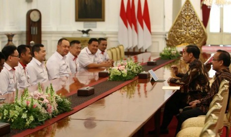 Ketua Umum Partai Perindo, Hary Tanoe berserta jajaran pengurus datang ke Istana Negara untuk mengundang Presiden Joko Widodo ke acara Rapimnas Partai Perindo, 21-22 Maret 2018 mendatang.